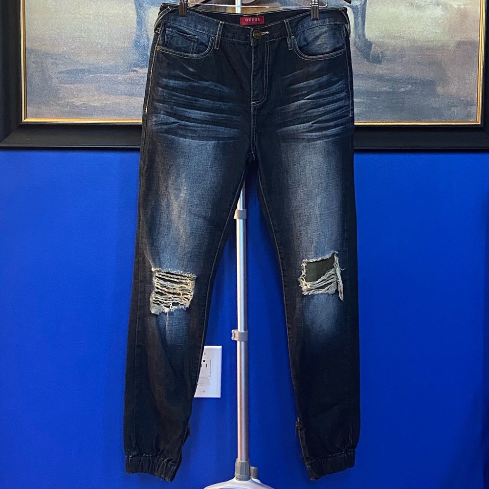 GUESS NWOT Distressed Jeans